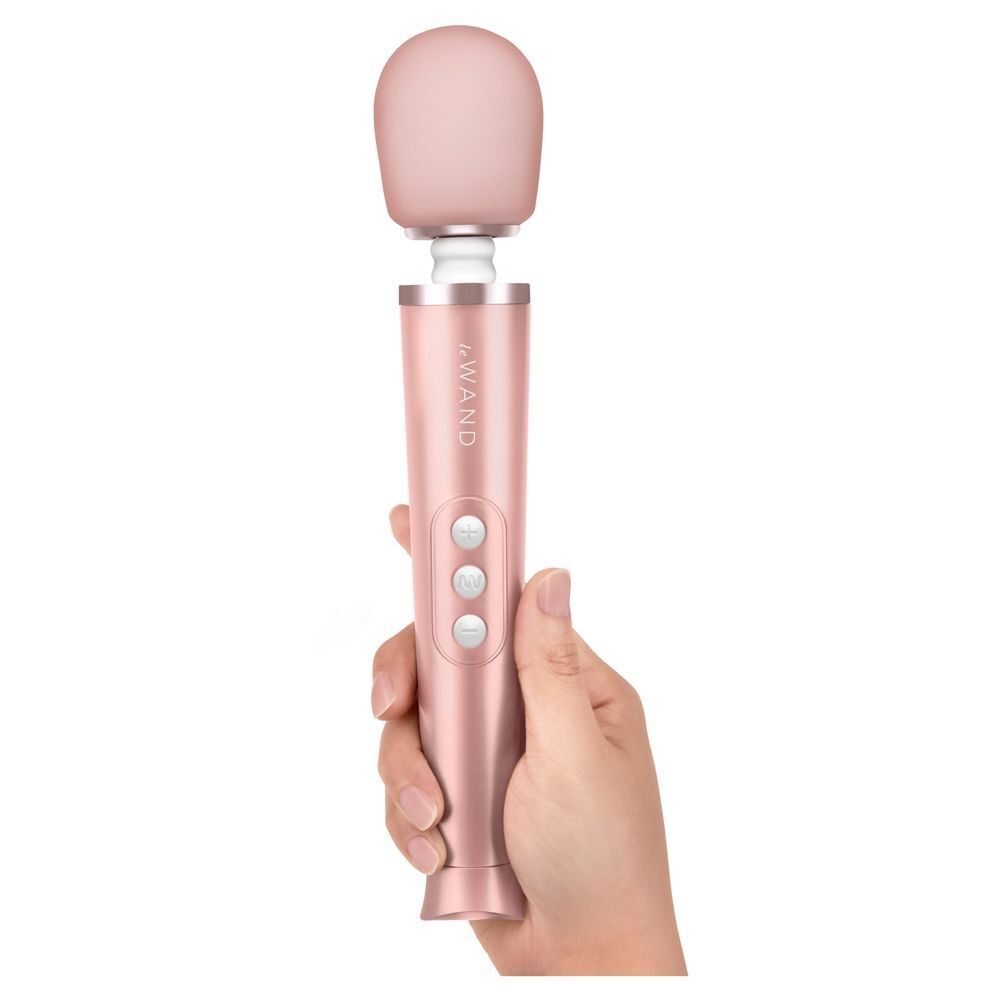 Le Wand Petite Gold Travel Rechargeable Wand image 2