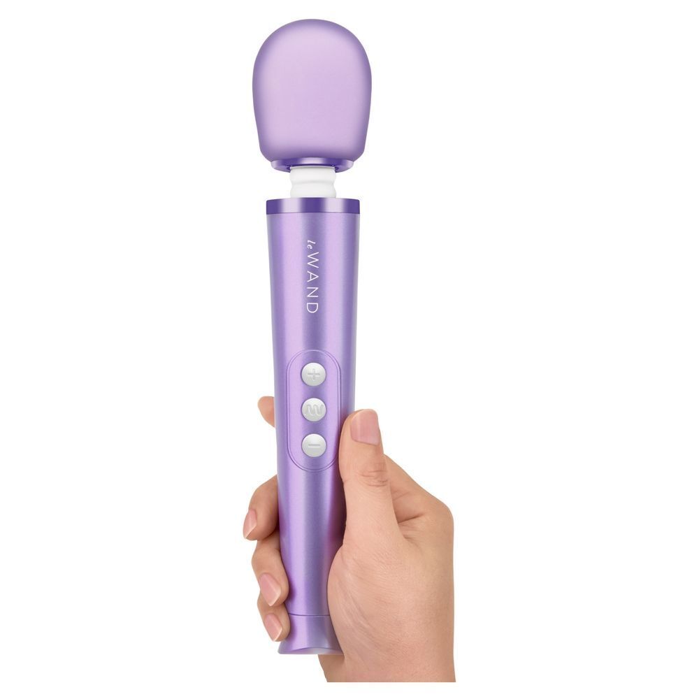 Le Wand Petite Rechargeable Vibrating Massager Violet image 2