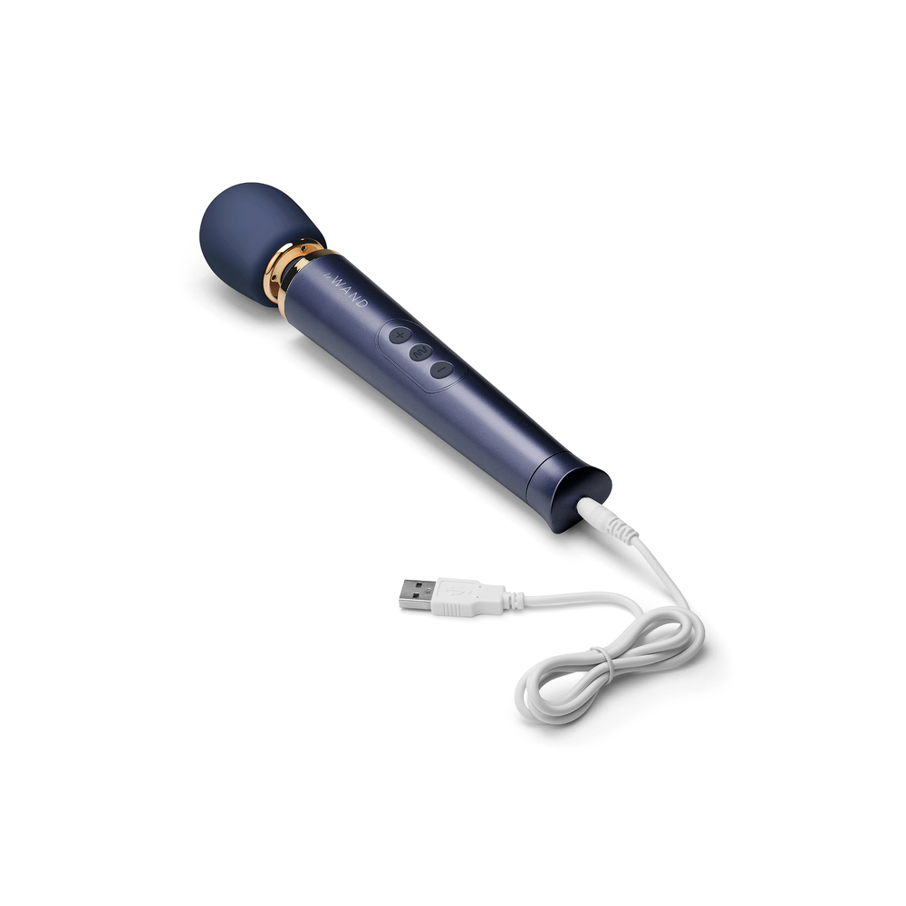 Le Wand Petite Rechargeable Vibrating Wand Massager image 2