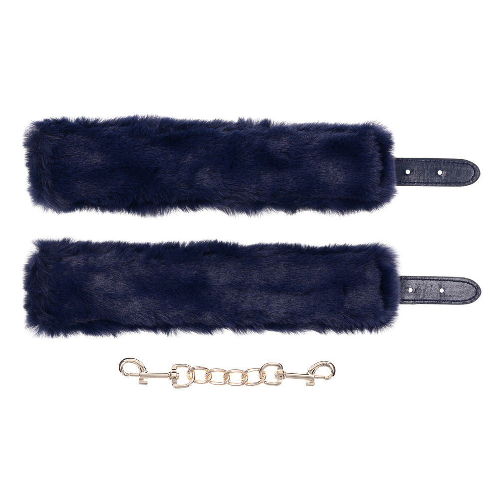 Sportsheets Cougar Faux Fur Handcuffs image 2