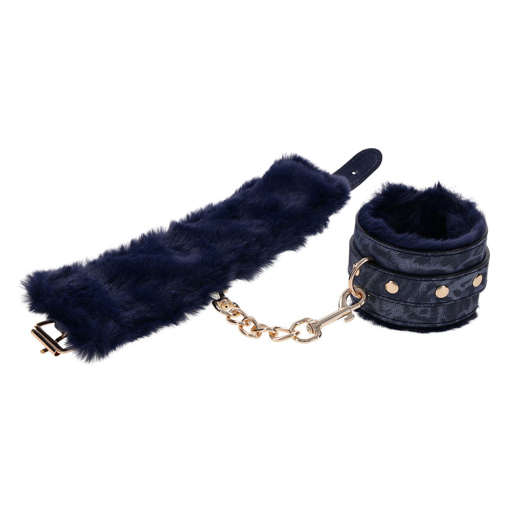 Sportsheets Cougar Faux Fur Handcuffs image 3